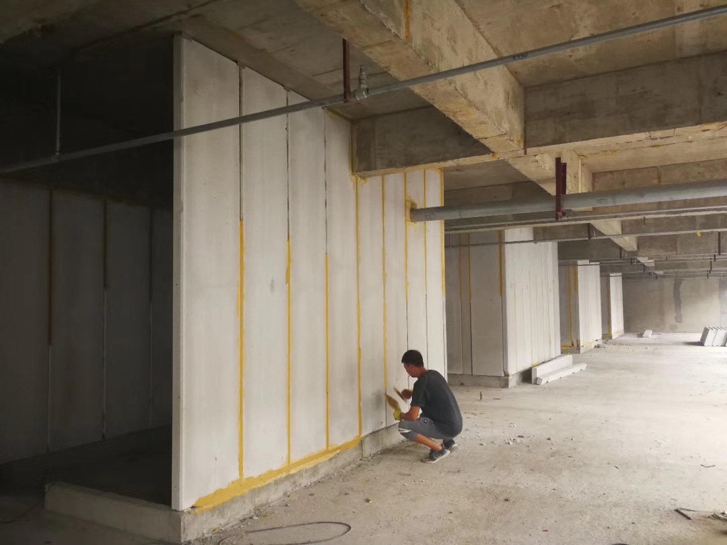 唐海无机发泡轻骨料混凝土隔墙板施工技术性能研究